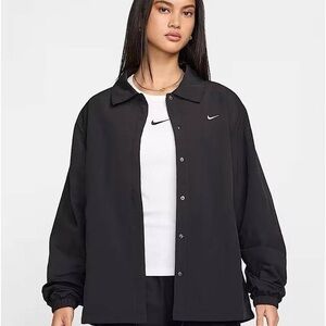 Nike Women's Sportswear Essential Oversized UV Coaches' Jacket in Black Large